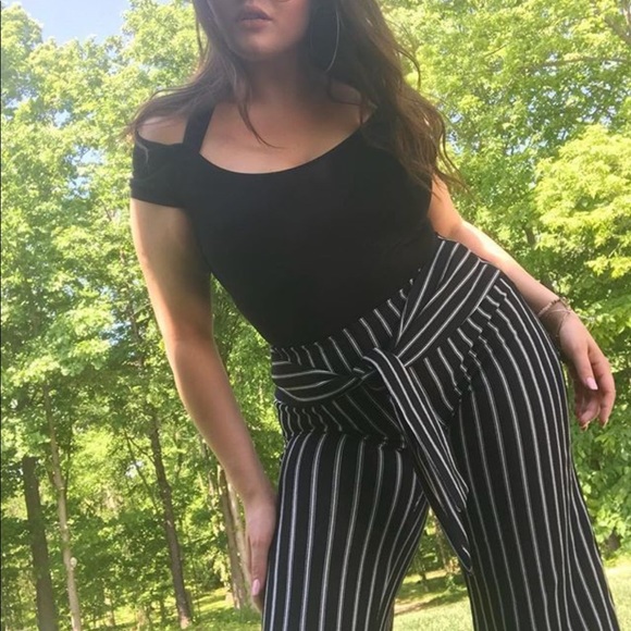 B&W STRIPE WIDE LEG PULL-ON PANT WITH TIE BELT - Picture 5 of 5